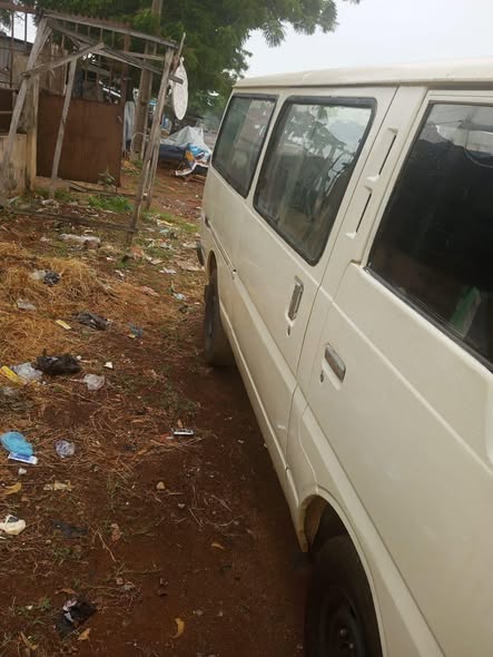 A picture of NISSAN URBAN FIRST BODY PAN ENGINE GEAR 09056218817