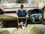 A picture of 2010 toyota crown