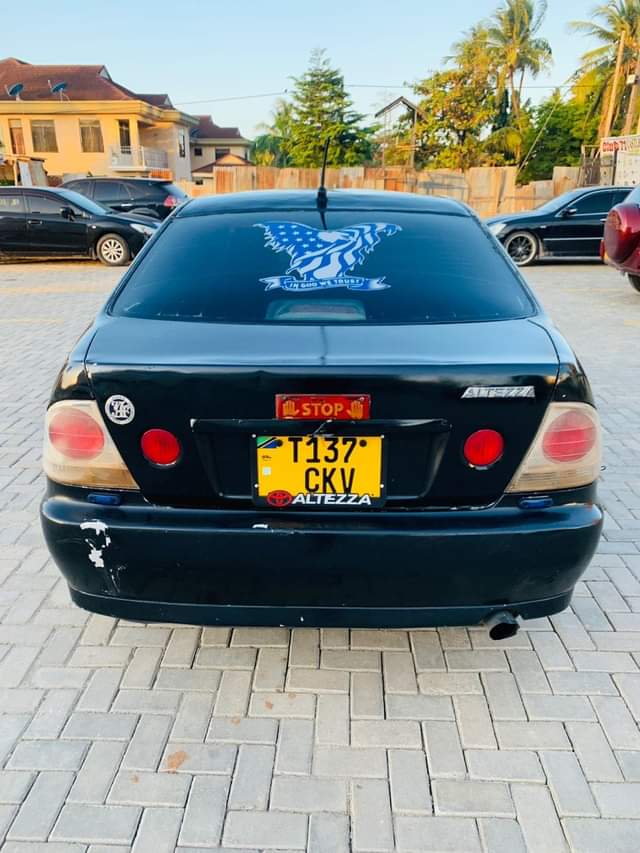 used toyota altezza