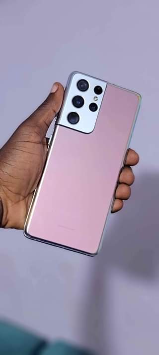A picture of Samsung S21 Ultra