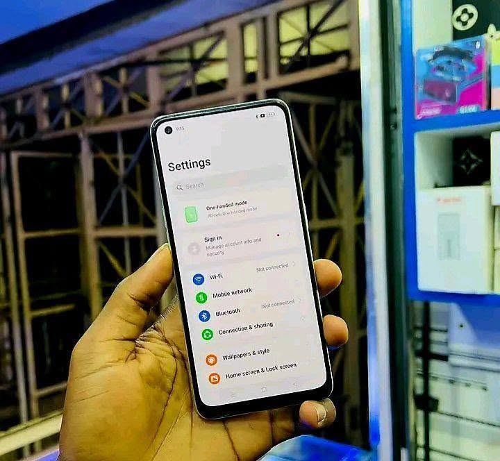 A picture of Oppo a96