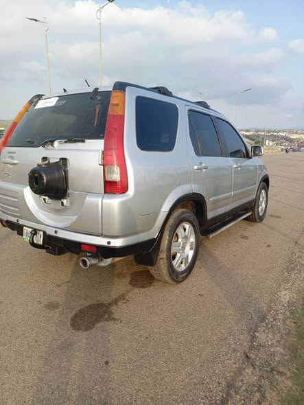 A picture of Sharp Honda CR V 2005