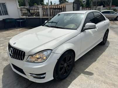 A picture of 2010 Mercedes benz C350