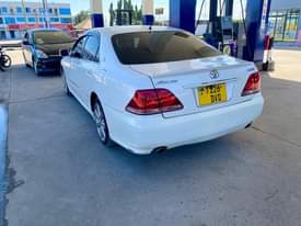 A picture of TOYOTA CROWN ATHLETE