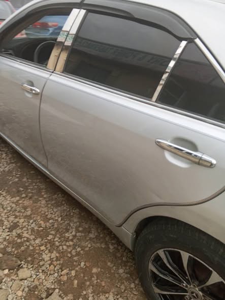 A picture of Distressed sales of the month 2010 Camry muscle with venza