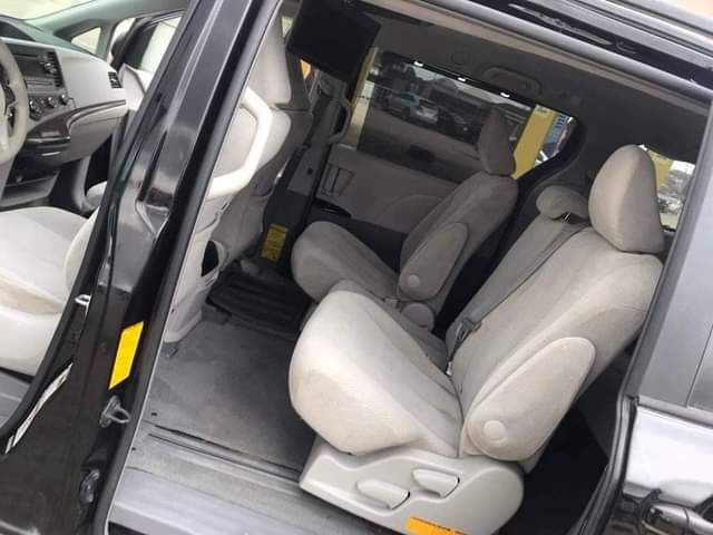 A picture of 2012 Toyota Sienna