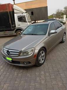 A picture of 2009 Benz and Lexus 010