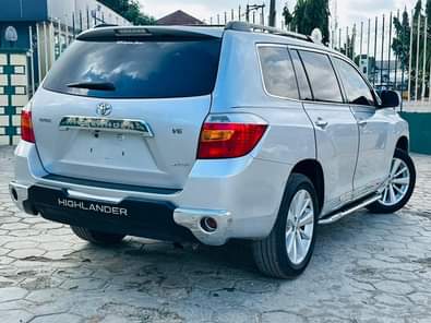 A picture of Toyota Highlander 2010 Full option First body pan Everything working