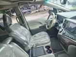 A picture of Toyota sienna 2014 XLE