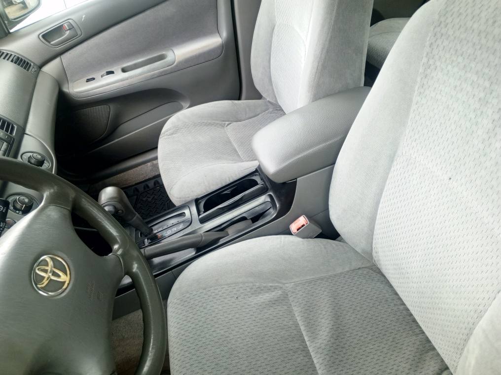 A picture of Toyota Camry 2004 model Price 4 650 000