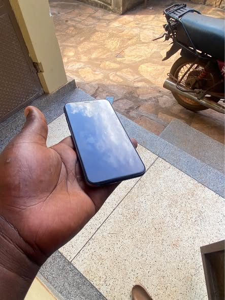 A picture of Iphone X