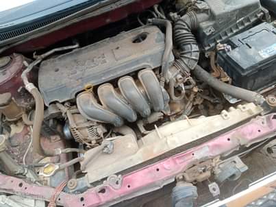 A picture of 2005 Toyota Corolla untouched Engine and gear ac has leakage
