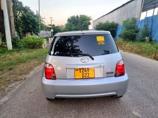 A picture of Toyota Ist 2006