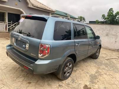 A picture of Super sharp Honda pilot 2006 model better rest of mind