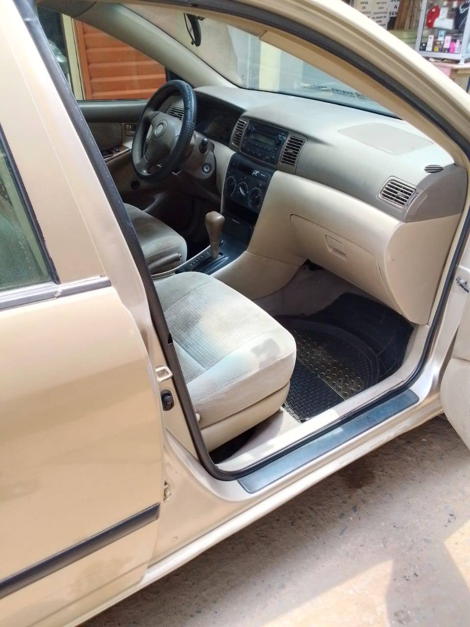 A picture of Awoof fast finger for the Corolla 2004 first user Frist
