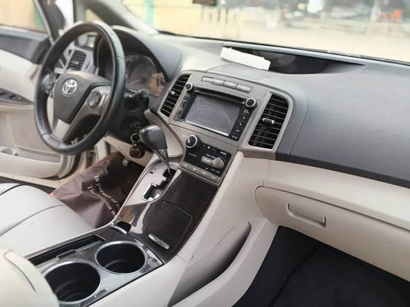 A picture of Toyota Venza 2010