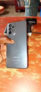 A picture of Galaxy A 52