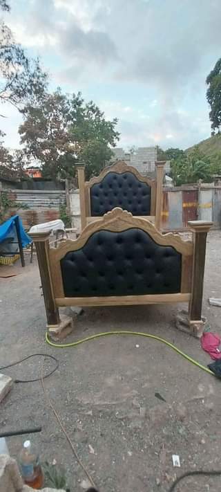 queen size bed