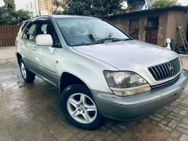 A picture of TOYOTA HARIER