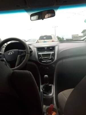 A picture of Hyundai manual transmission model 20014 Engine Gearbox Ac Nothing to