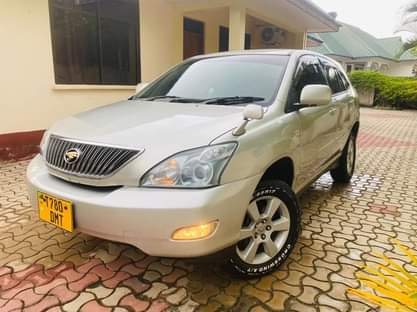 A picture of TOYOTA HARRIER LOVERS GARI INAUZWA HAINA KUFELI PIGA SIM 0716662699