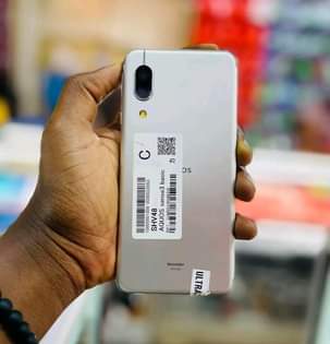 A picture of Aquos sense3 basic shv48 at 140k 4g network 32gb storage