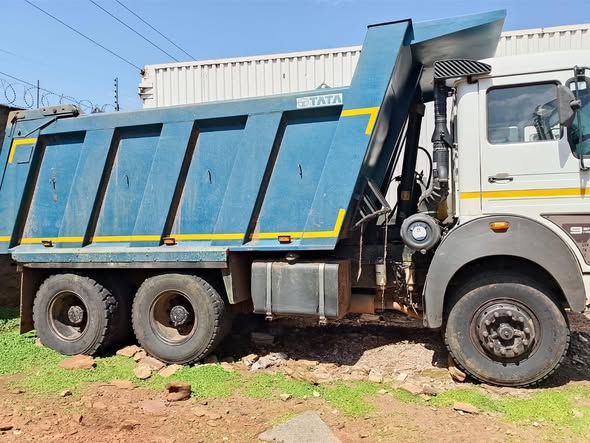 tipper truck