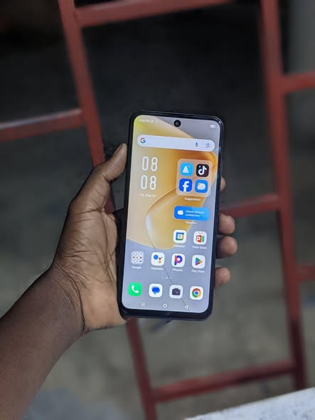 A picture of INFINIX hot 50 gb 256