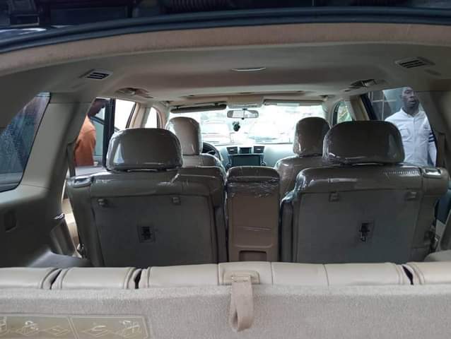 A picture of Toyota Highlander 2012 L