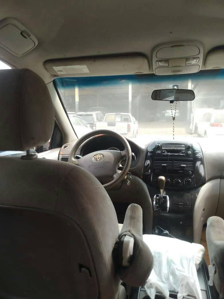 A picture of Toyota Sienna 09034045657