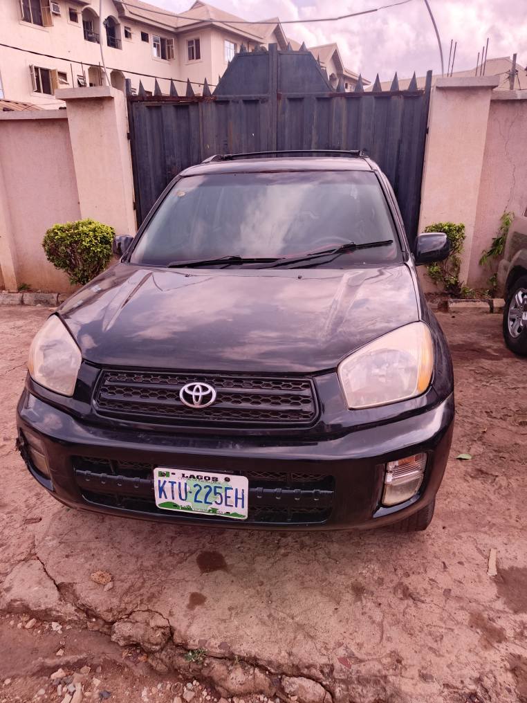A picture of Toyota rav 4