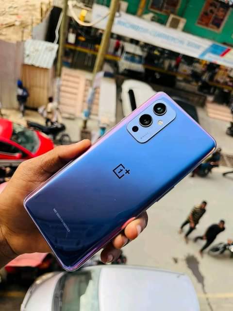 A picture of one plus 9pro 5g