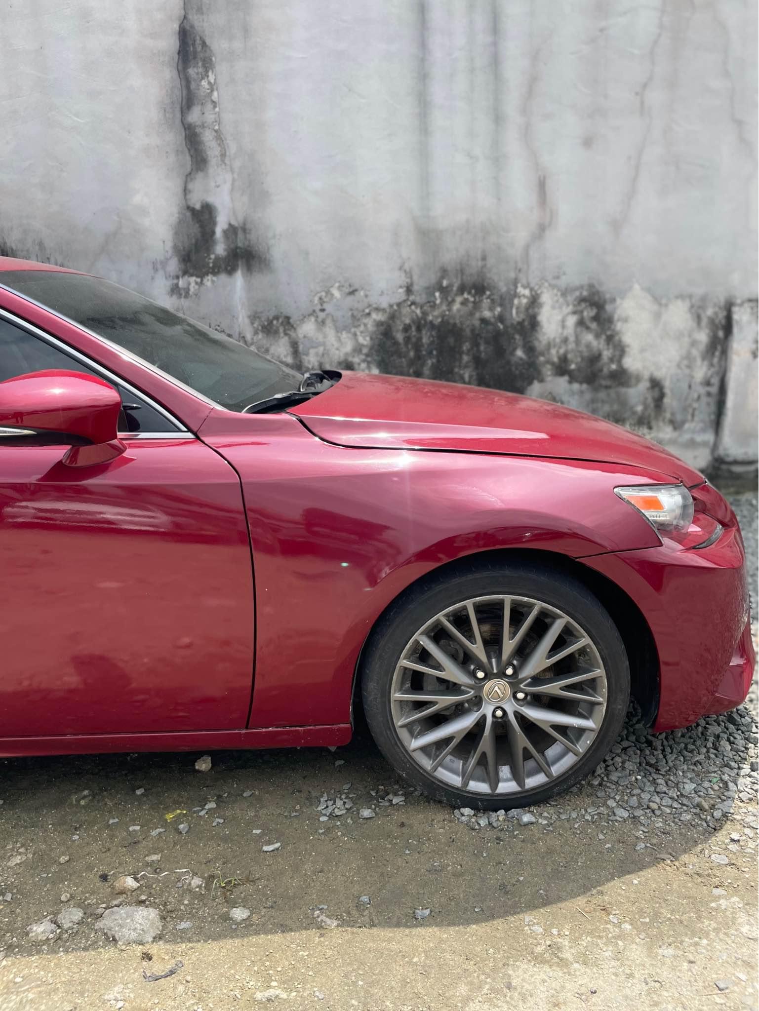 A picture of LEXUS IS250