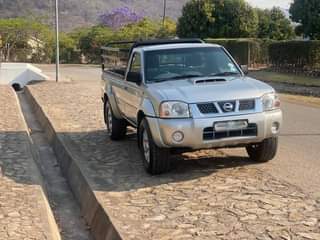 used nissan np300