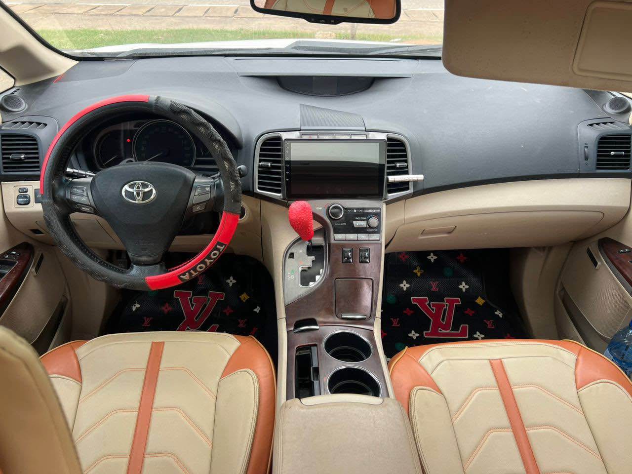 A picture of Toyota Venza 2011 model