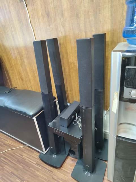 A picture of LG Home theatre 500 watts with Bluetooth
