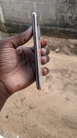 A picture of Iphone Xs Max