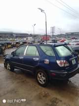 A picture of Rx 300 onitsha AC needs gas only 1 7m to