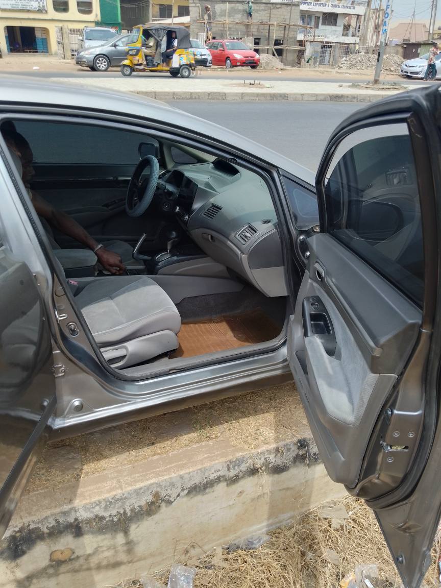 A picture of Honda Civic 08