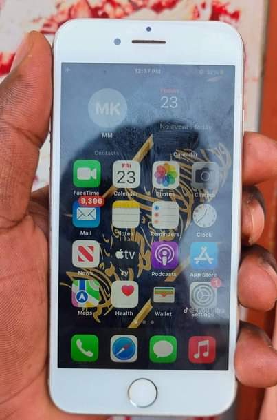 A picture of IPhone 8