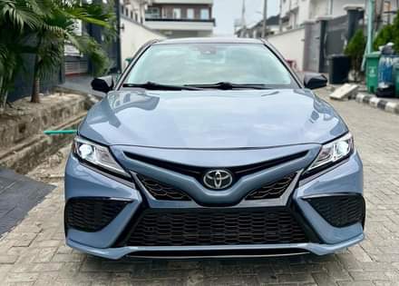 A picture of 2018 Toyota Camry SE Foreign used