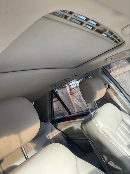 A picture of Mercedes Benz ML 350