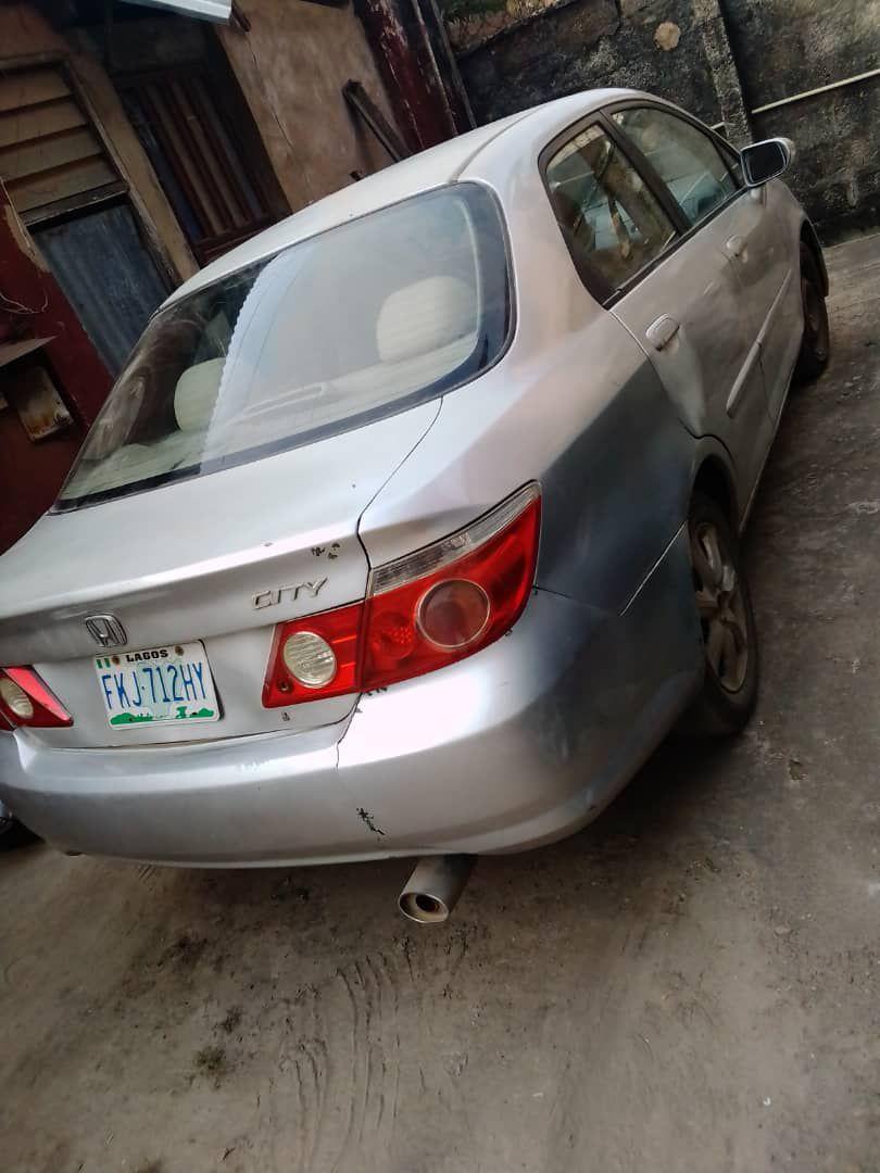 A picture of Uber Standard Honda City 2008 model
