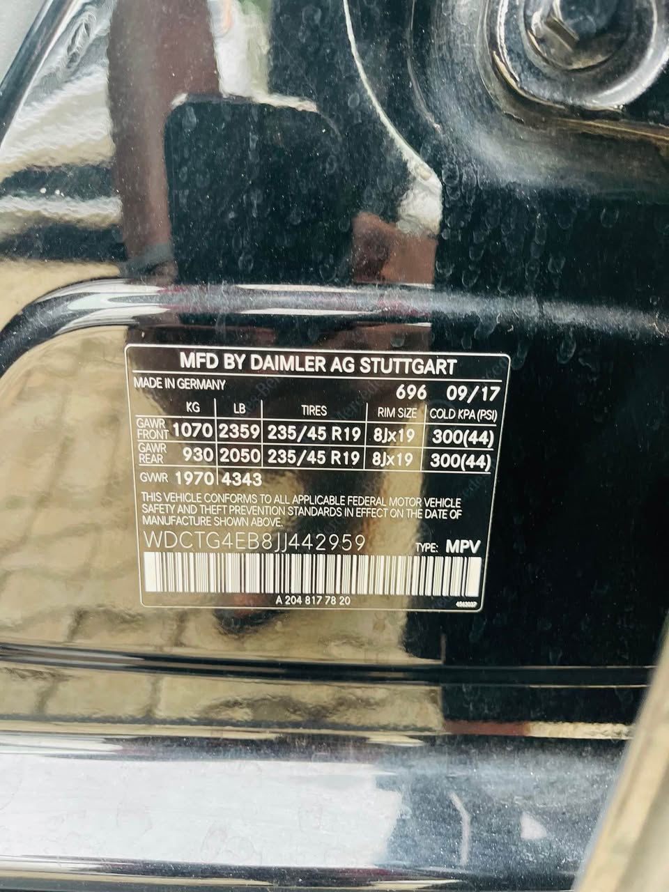 A picture of 2018 MERCEDES BENZ GLA250 DIRECT BELGIUM BLACK ON BLACK FULL