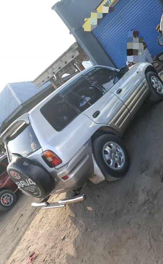 A picture of RAV 4