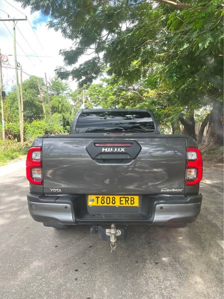 A picture of TOYOTA HILUX DOUBLE CABIN ERB PRICE 120M 0765242424 Call WhatsApp