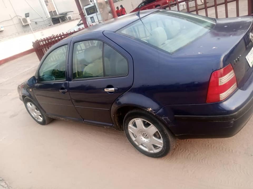 A picture of Volkswagen bora engine and automatic gear very good ac chilling