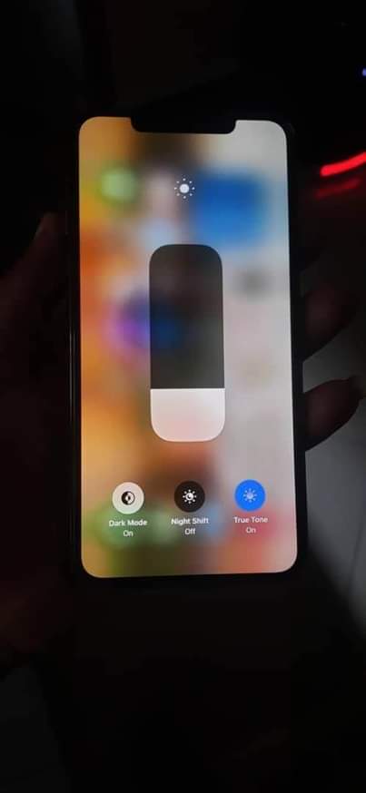 A picture of Iphone 11 promax GB 256