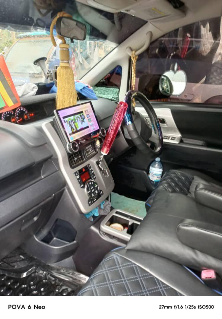 A picture of Toyota Noah