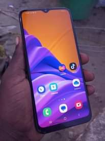 A picture of Samsung a04e gb32 Ram3 network 4g